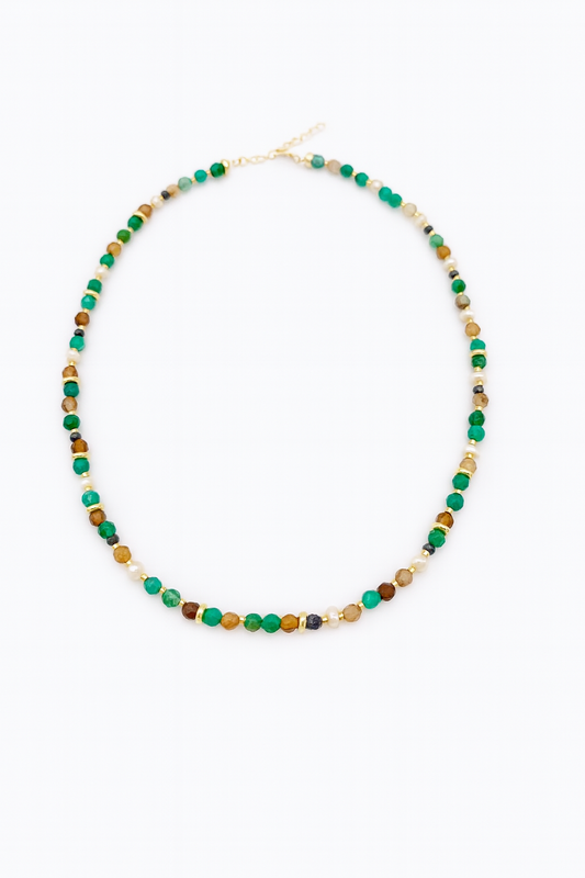 THE DARK GREEN STONE & PEARL NECKLACE