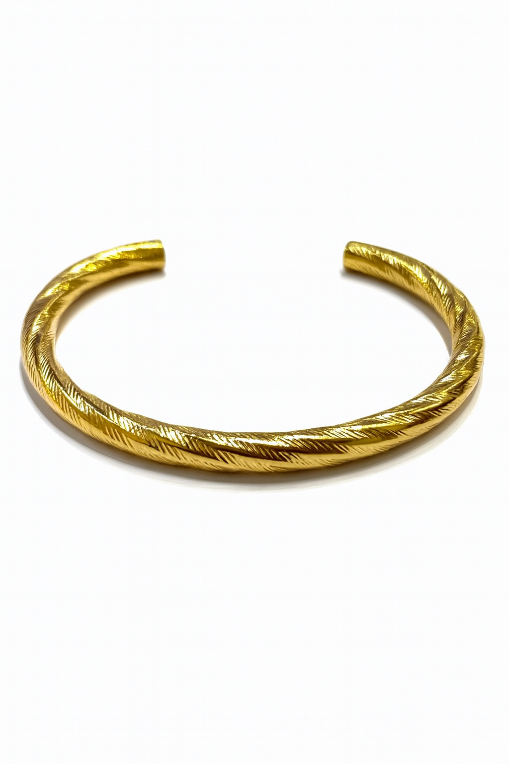 TWISTED CUFF