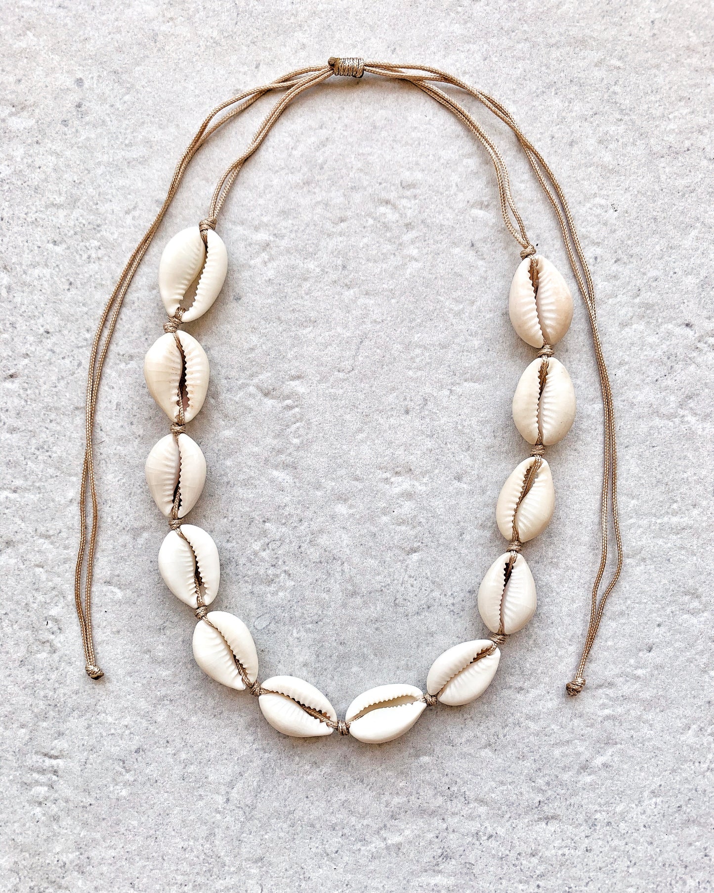 SIMPLE SHELL NECKLACE